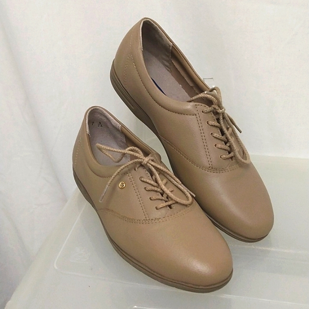 Easy Spirit Anti Gravity Shoes Size 7